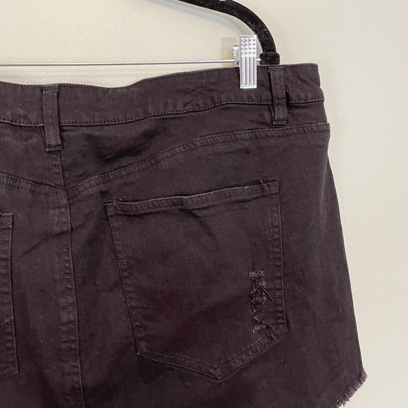REFUGE By CHARLOTTE RUSSE Short Womens 20 Hi Rise Cheeky Distressed Black NWT - Picture 5 of 8